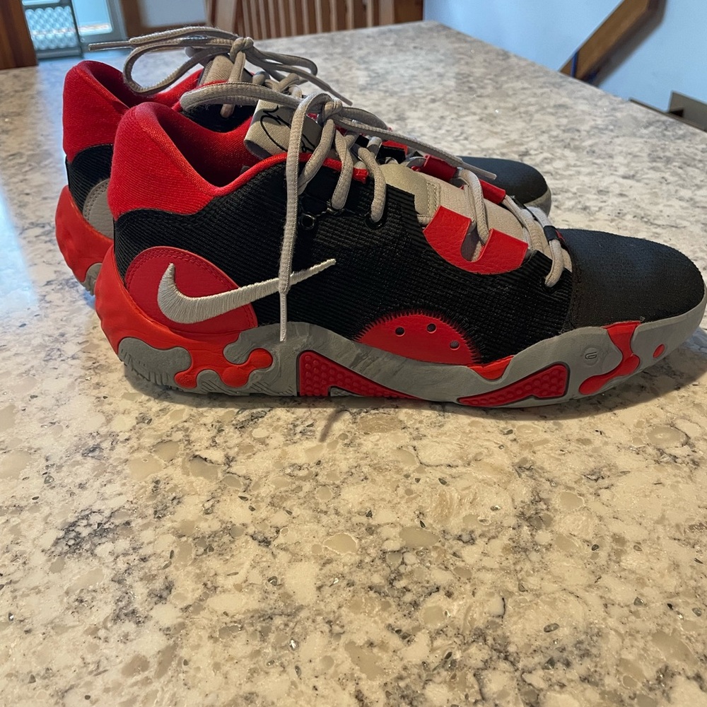 Nike Basketball Shoes PG 6 Paul George Collection SIZE 9